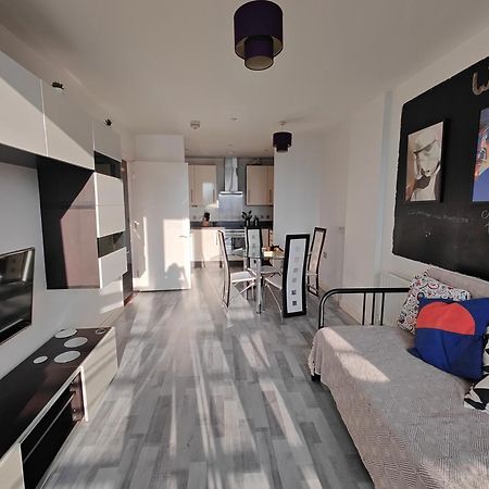 Appartement Giogio - Comfortable Stratford Flat With Stunning Views à Londres Extérieur photo