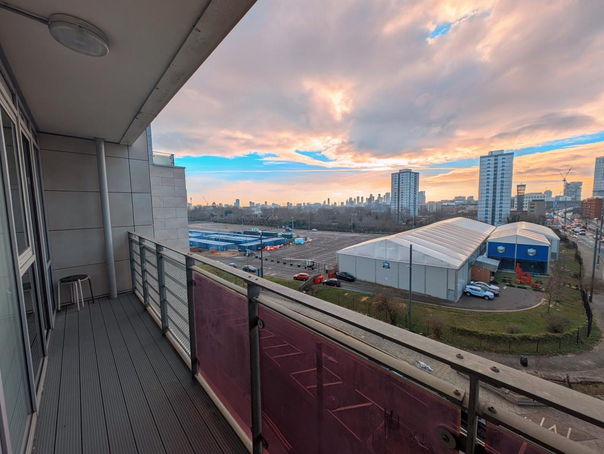 Appartement Giogio - Comfortable Stratford Flat With Stunning Views à Londres Extérieur photo