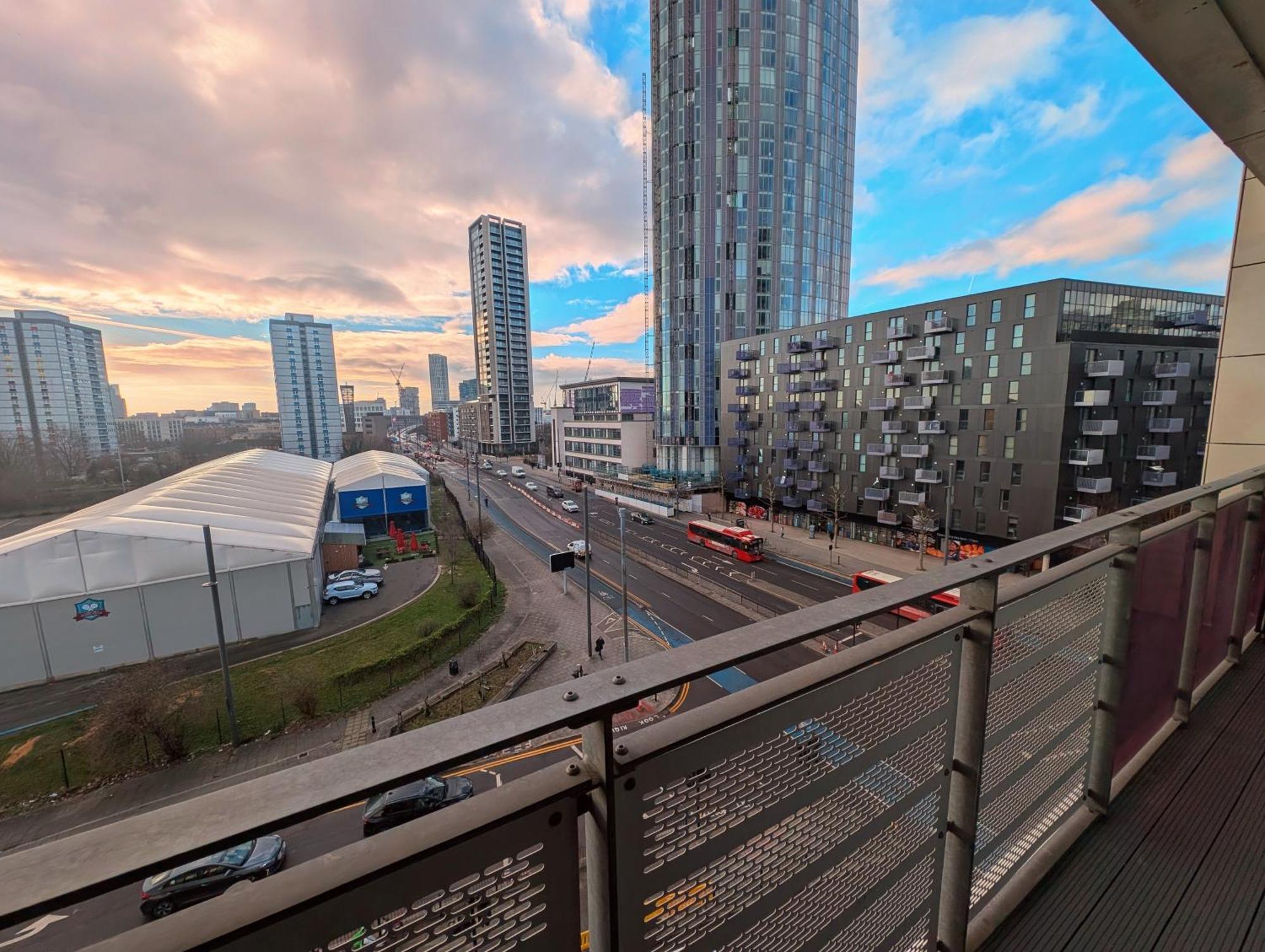 Appartement Giogio - Comfortable Stratford Flat With Stunning Views à Londres Extérieur photo